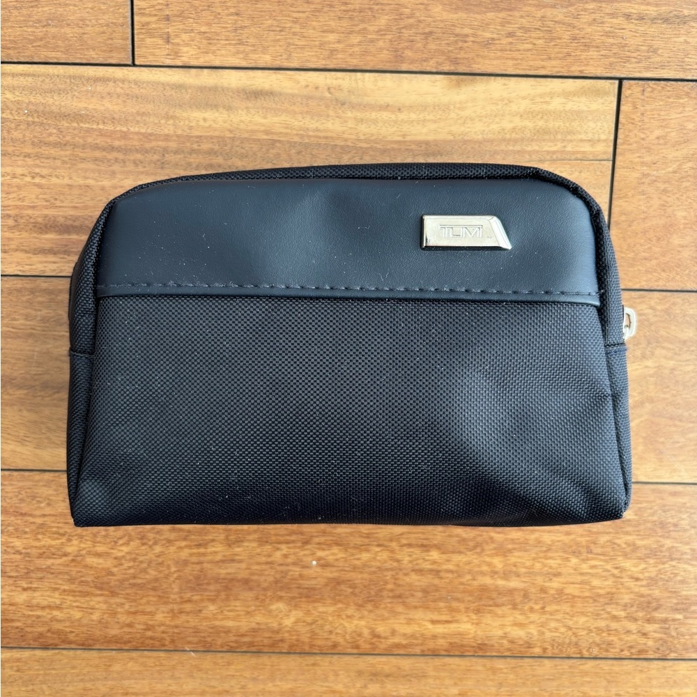 Tumi for Delta Amenity Black Bag